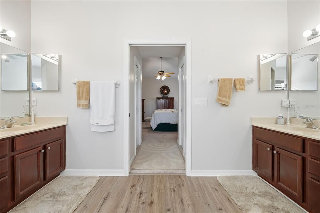 На продажу: $325,000 (3 спален, 2 ванн, 1751 Квадратных фут)