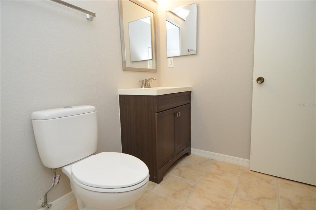 出租: $1,850 (2 贝兹, 2 浴室, 1028 平方英尺)