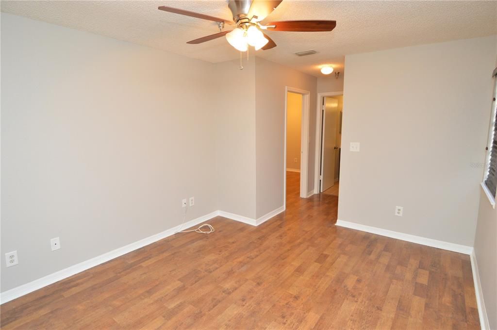 出租: $1,850 (2 贝兹, 2 浴室, 1028 平方英尺)