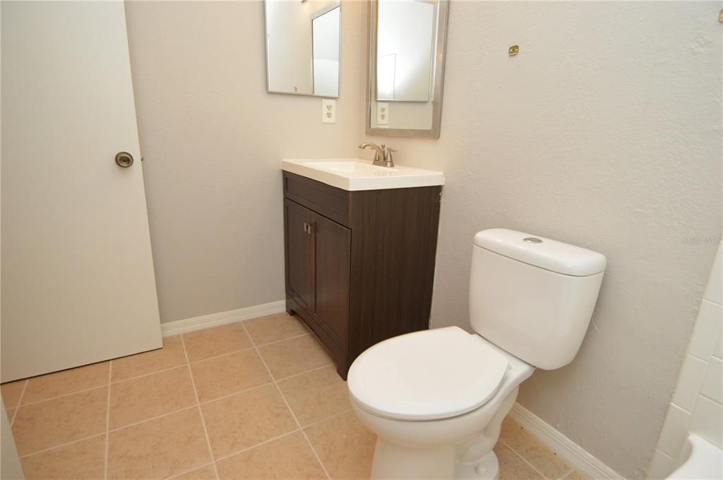 出租: $1,850 (2 贝兹, 2 浴室, 1028 平方英尺)