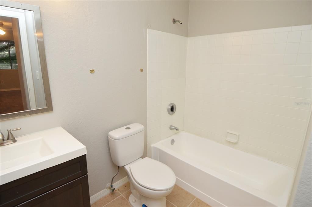 出租: $1,850 (2 贝兹, 2 浴室, 1028 平方英尺)