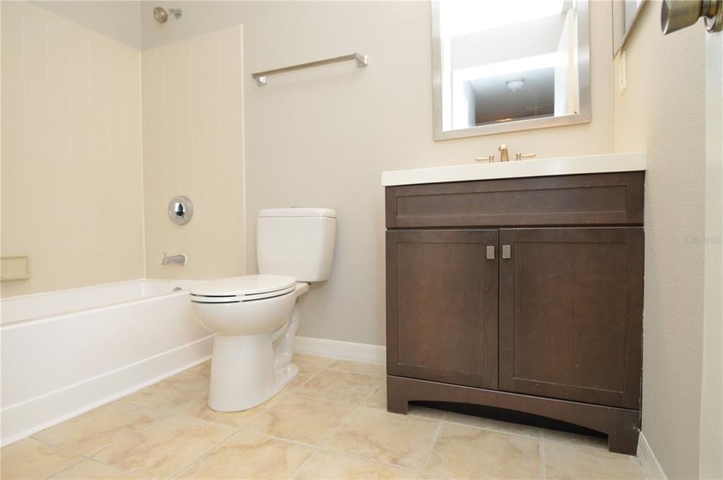 出租: $1,850 (2 贝兹, 2 浴室, 1028 平方英尺)