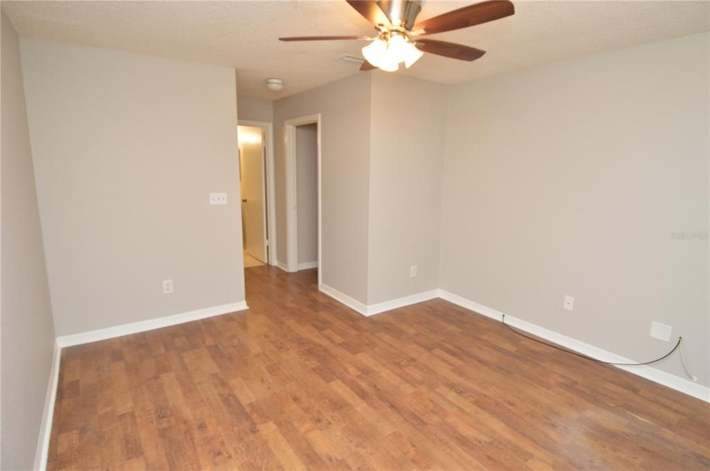 出租: $1,850 (2 贝兹, 2 浴室, 1028 平方英尺)