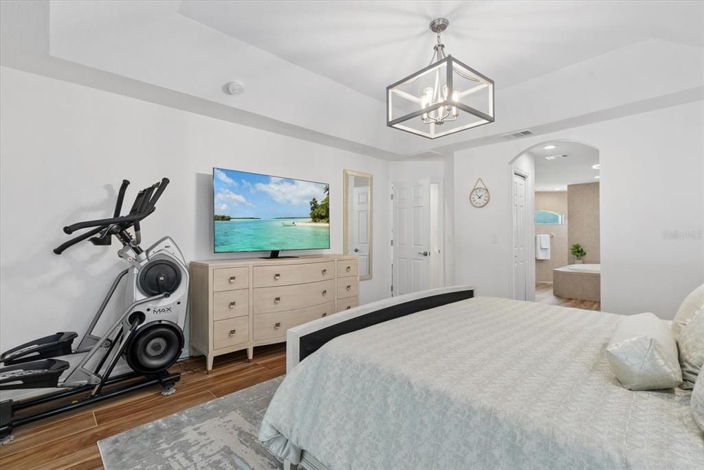 Activo con contrato: $519,000 (3 camas, 2 baños, 1954 Pies cuadrados)