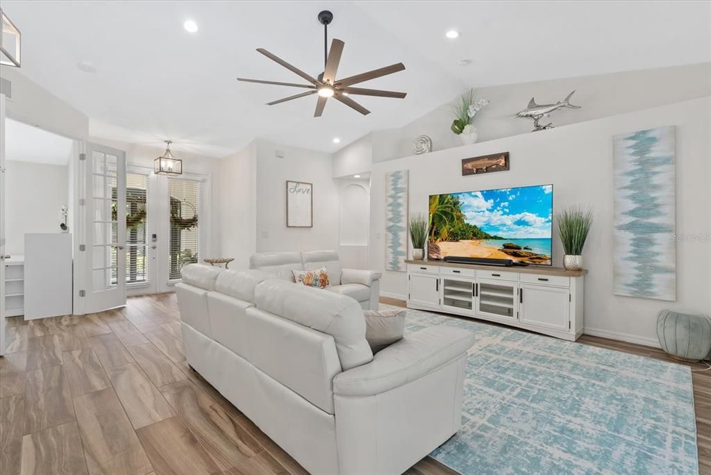 Activo con contrato: $519,000 (3 camas, 2 baños, 1954 Pies cuadrados)