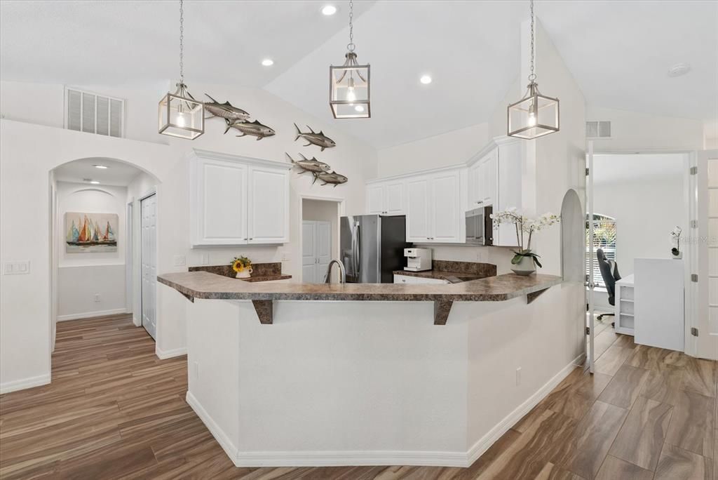 Activo con contrato: $519,000 (3 camas, 2 baños, 1954 Pies cuadrados)