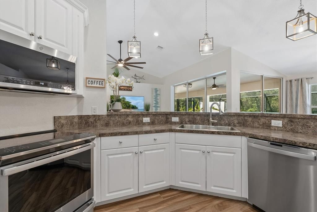 Activo con contrato: $519,000 (3 camas, 2 baños, 1954 Pies cuadrados)