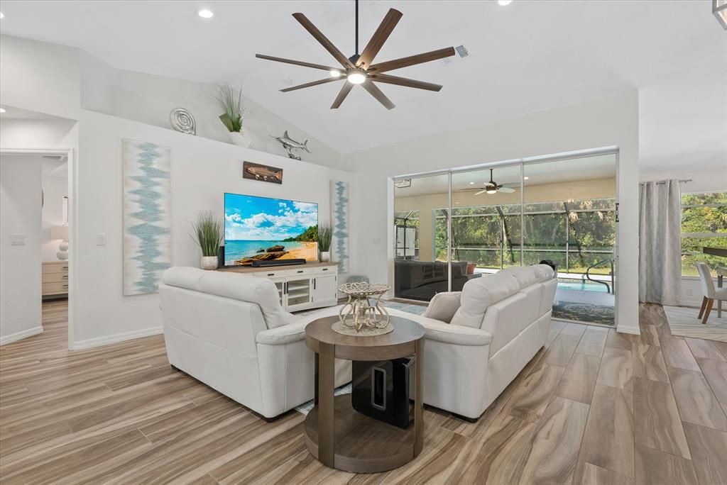 Activo con contrato: $519,000 (3 camas, 2 baños, 1954 Pies cuadrados)