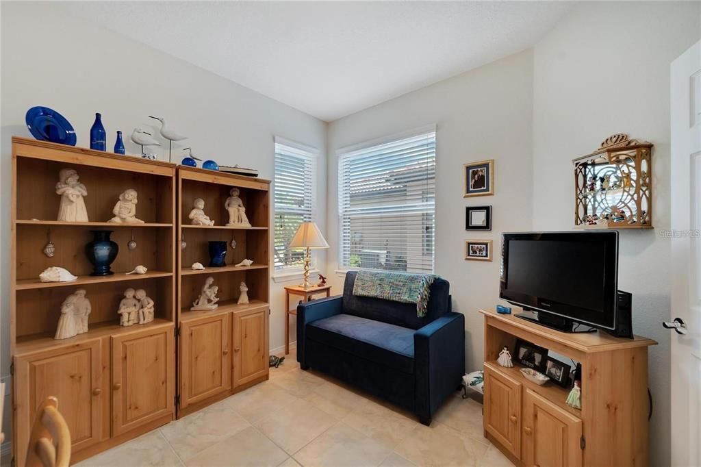 For Sale: $303,900 (2 beds, 2 baths, 1461 Square Feet)