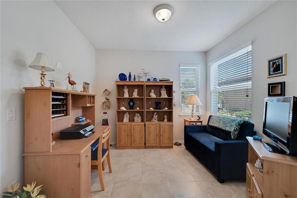 For Sale: $303,900 (2 beds, 2 baths, 1461 Square Feet)