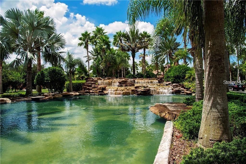 For Sale: $303,900 (2 beds, 2 baths, 1461 Square Feet)