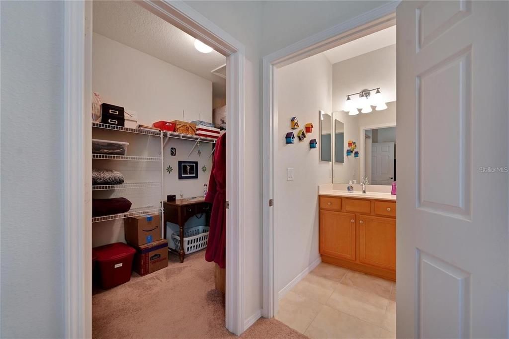 For Sale: $303,900 (2 beds, 2 baths, 1461 Square Feet)