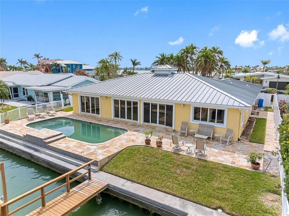 待售: $1,095,000 (0.18 acres)