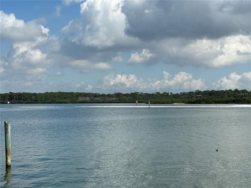 待售: $1,095,000 (0.18 acres)