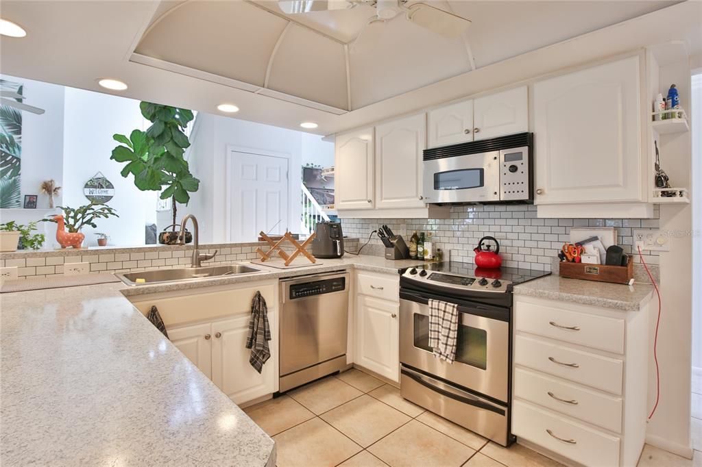 На продажу: $700,000 (4 спален, 2 ванн, 2740 Квадратных фут)