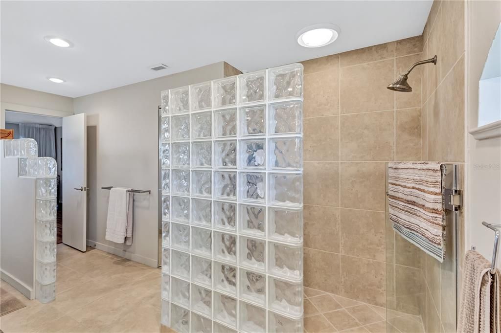 Active With Contract: $839,000 (3 beds, 2 baths, 1994 Square Feet)