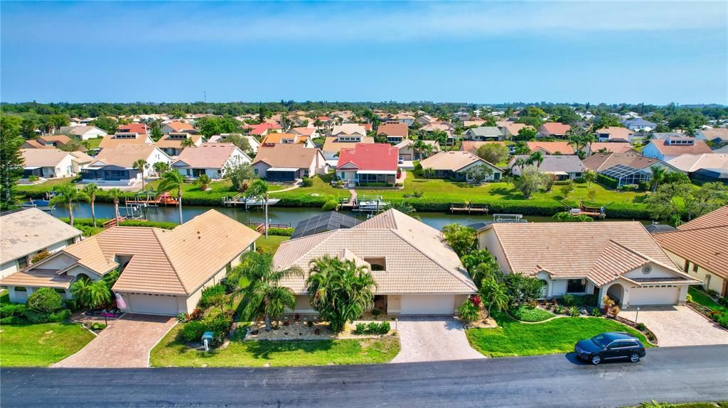 Active With Contract: $839,000 (3 beds, 2 baths, 1994 Square Feet)