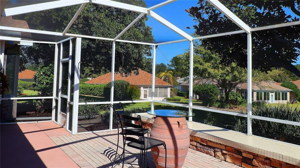 For Sale: $389,900 (2 beds, 2 baths, 1826 Square Feet)