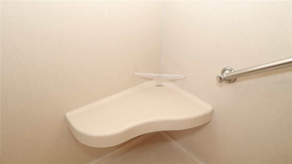 For Sale: $389,900 (2 beds, 2 baths, 1826 Square Feet)