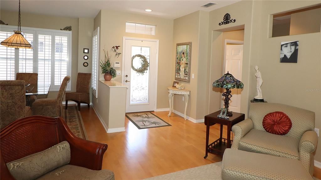 For Sale: $389,900 (2 beds, 2 baths, 1826 Square Feet)