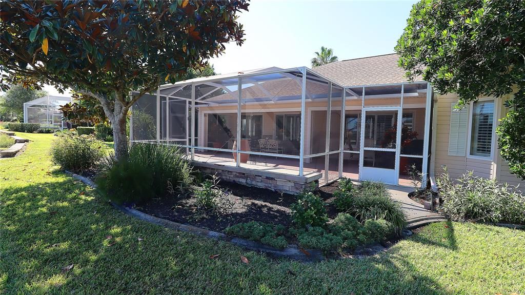 For Sale: $389,900 (2 beds, 2 baths, 1826 Square Feet)