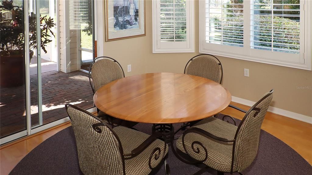 For Sale: $389,900 (2 beds, 2 baths, 1826 Square Feet)