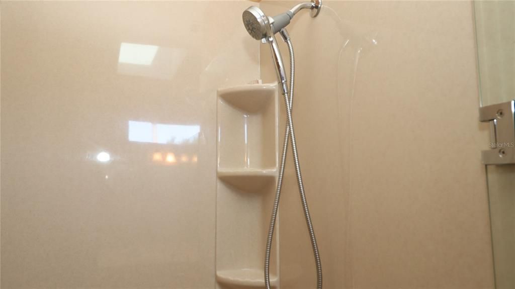 For Sale: $389,900 (2 beds, 2 baths, 1826 Square Feet)