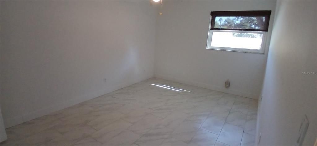 出租: $1,550 (2 贝兹, 1 浴室, 837 平方英尺)