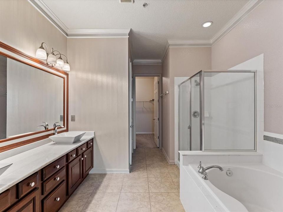 For Sale: $319,900 (3 beds, 2 baths, 2129 Square Feet)