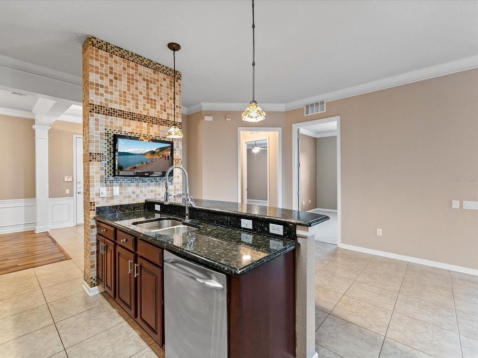For Sale: $319,900 (3 beds, 2 baths, 2129 Square Feet)