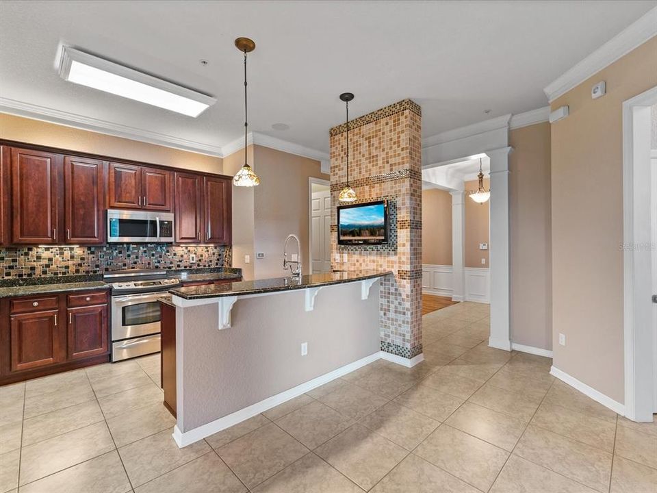 For Sale: $319,900 (3 beds, 2 baths, 2129 Square Feet)