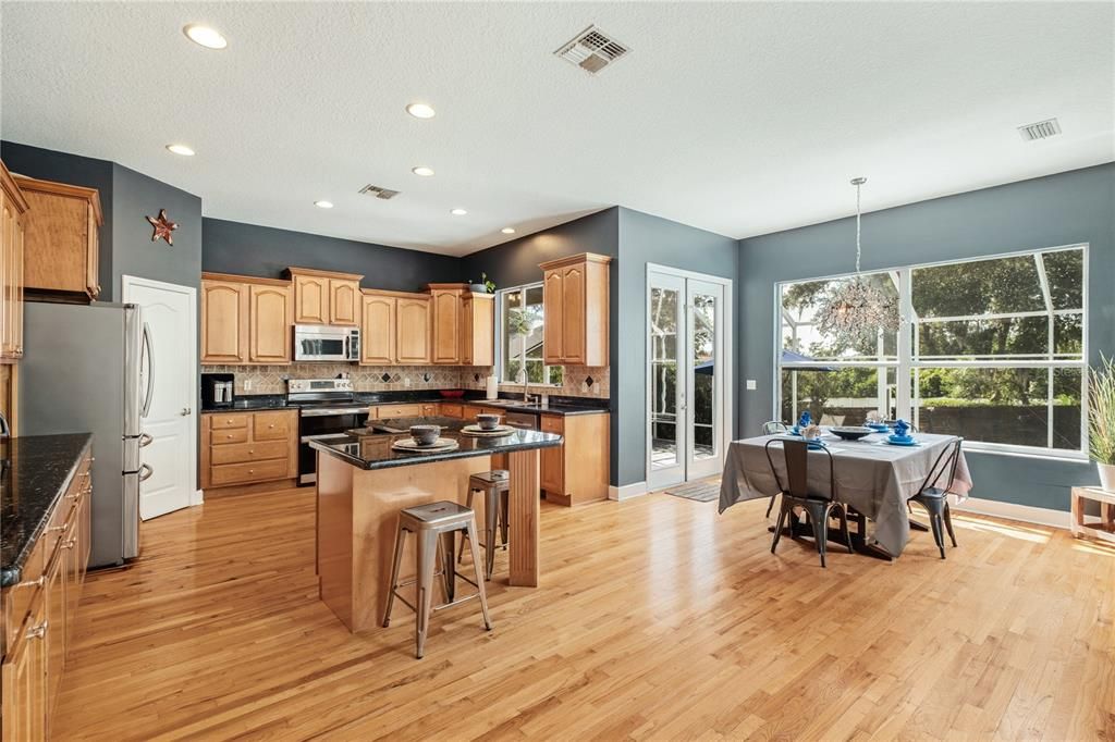 For Sale: $679,900 (4 beds, 2 baths, 3002 Square Feet)