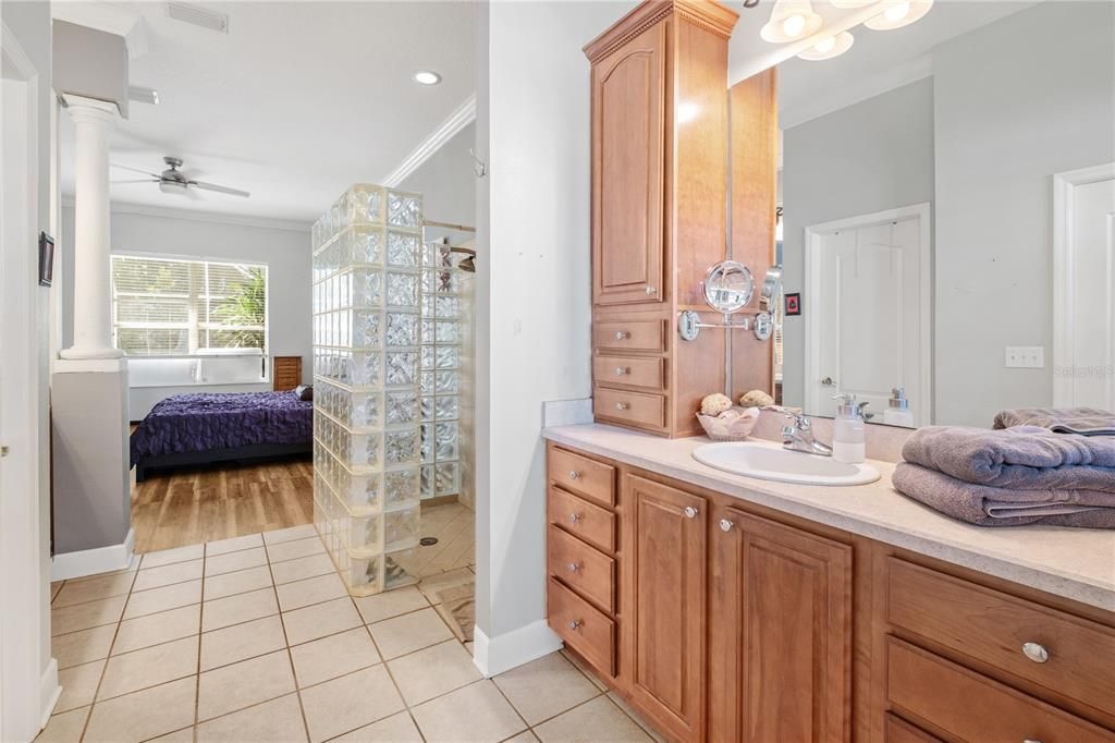 For Sale: $679,900 (4 beds, 2 baths, 3002 Square Feet)