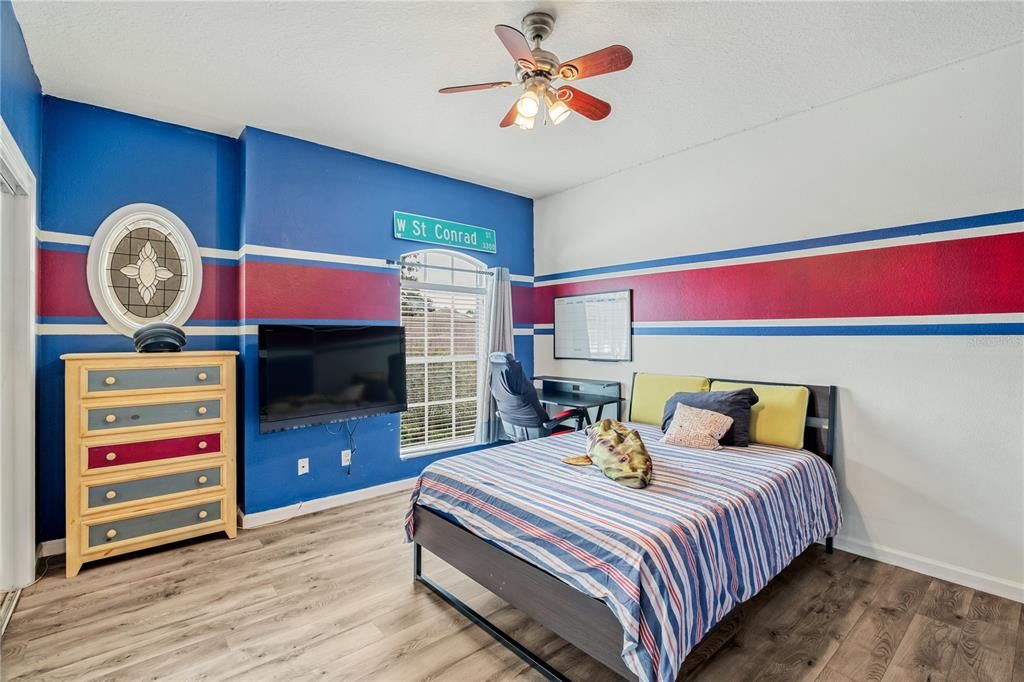 For Sale: $679,900 (4 beds, 2 baths, 3002 Square Feet)