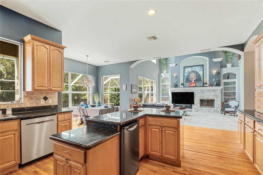 For Sale: $679,900 (4 beds, 2 baths, 3002 Square Feet)