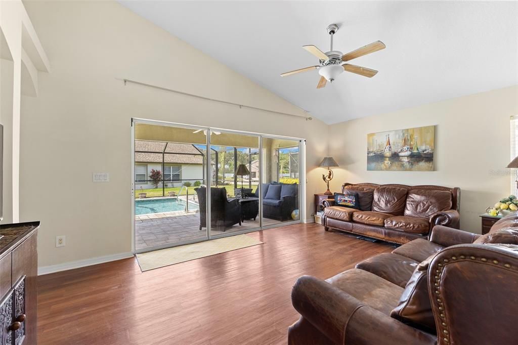 For Sale: $420,000 (3 beds, 2 baths, 1488 Square Feet)