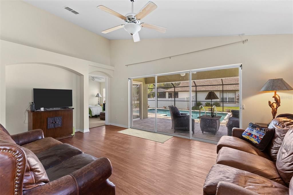 For Sale: $420,000 (3 beds, 2 baths, 1488 Square Feet)