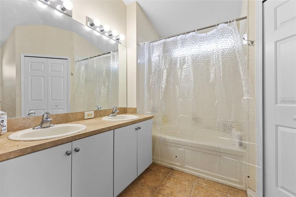 For Sale: $420,000 (3 beds, 2 baths, 1488 Square Feet)