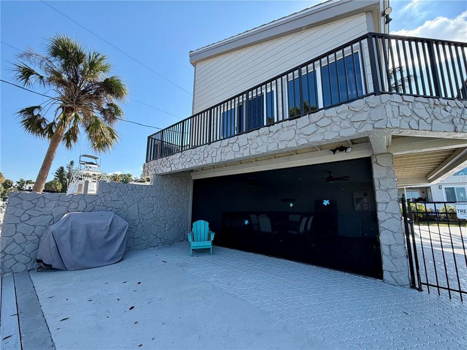 For Sale: $729,900 (3 beds, 2 baths, 1866 Square Feet)