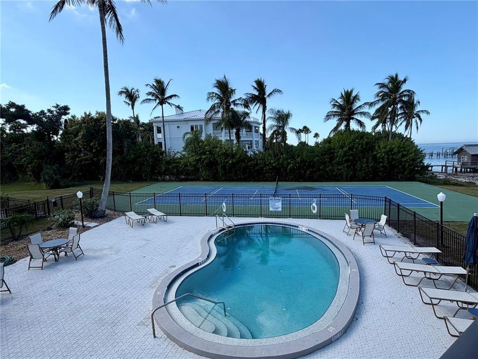 For Sale: $729,900 (3 beds, 2 baths, 1866 Square Feet)