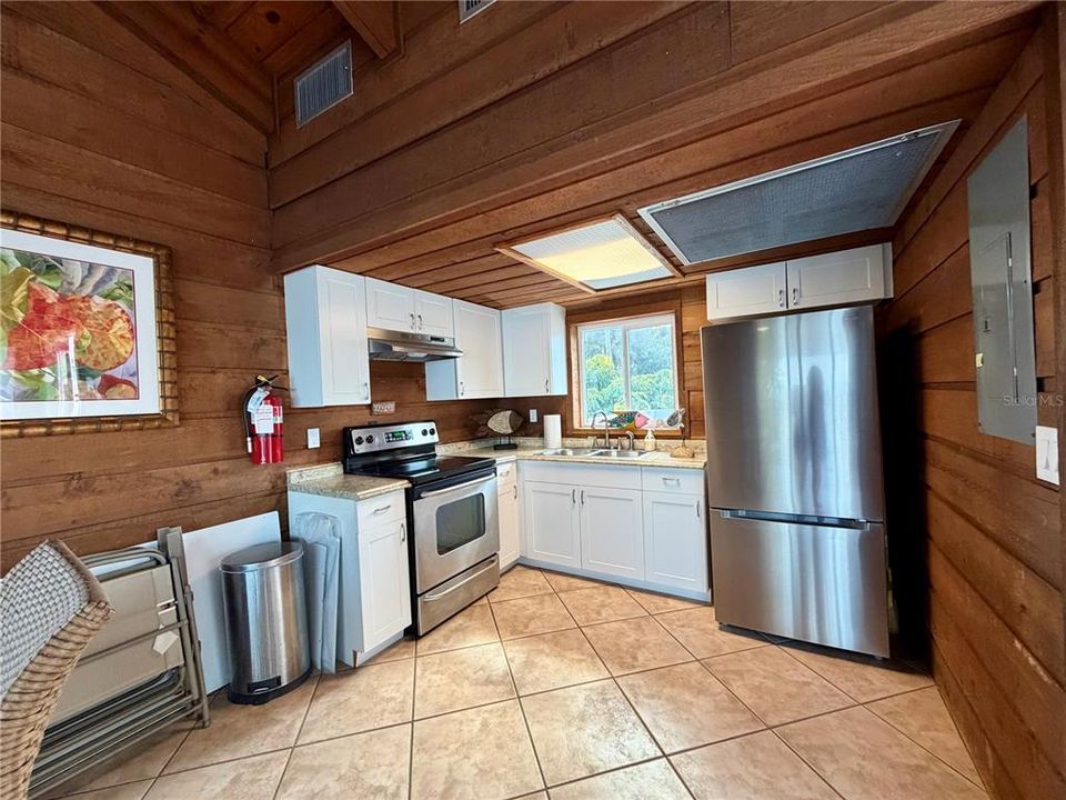 For Sale: $729,900 (3 beds, 2 baths, 1866 Square Feet)