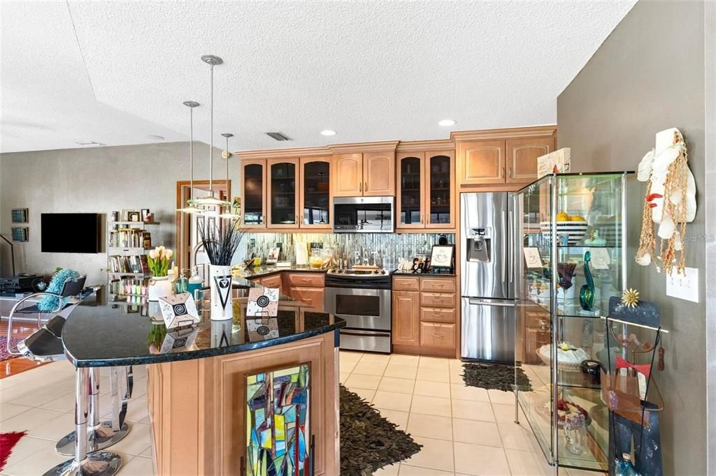 For Sale: $729,900 (3 beds, 2 baths, 1866 Square Feet)