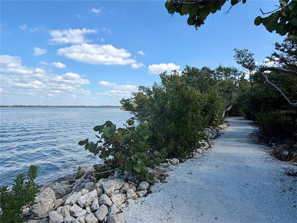 For Sale: $729,900 (3 beds, 2 baths, 1866 Square Feet)