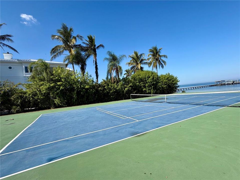 For Sale: $729,900 (3 beds, 2 baths, 1866 Square Feet)