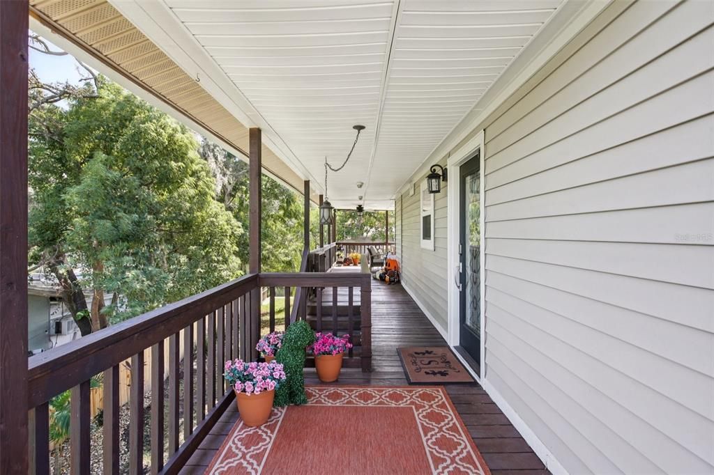 For Sale: $885,000 (3 beds, 3 baths, 2059 Square Feet)