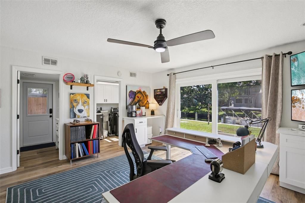 For Sale: $885,000 (3 beds, 3 baths, 2059 Square Feet)