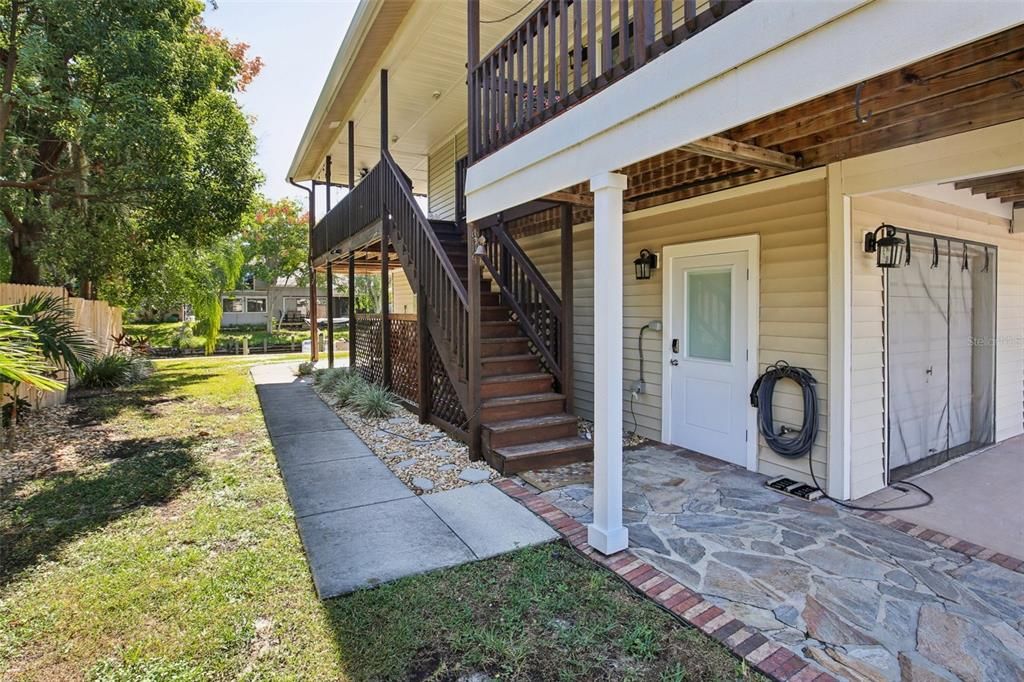 For Sale: $885,000 (3 beds, 3 baths, 2059 Square Feet)