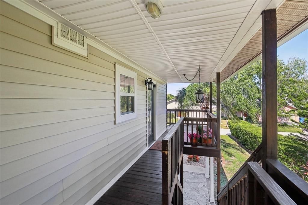 For Sale: $885,000 (3 beds, 3 baths, 2059 Square Feet)