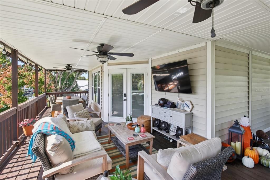 For Sale: $885,000 (3 beds, 3 baths, 2059 Square Feet)