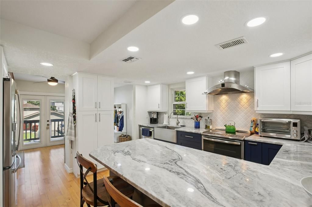 For Sale: $885,000 (3 beds, 3 baths, 2059 Square Feet)